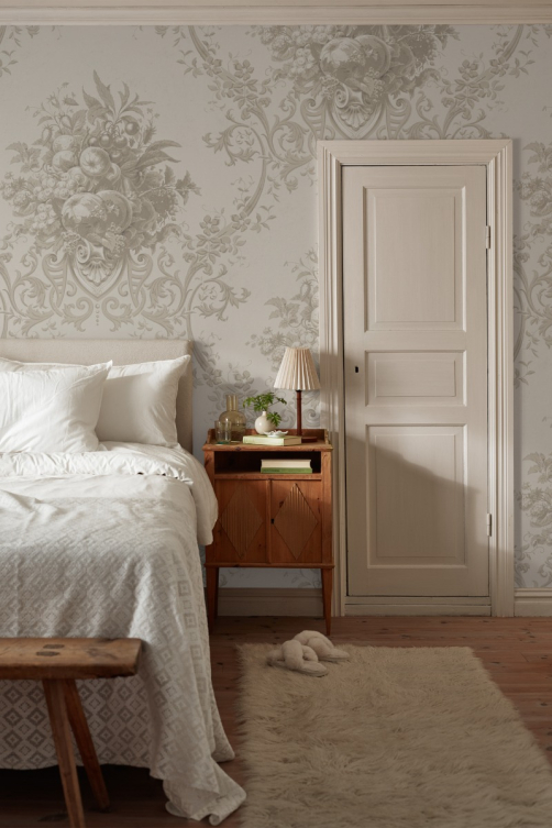 Paradise Medallion, White/Beige