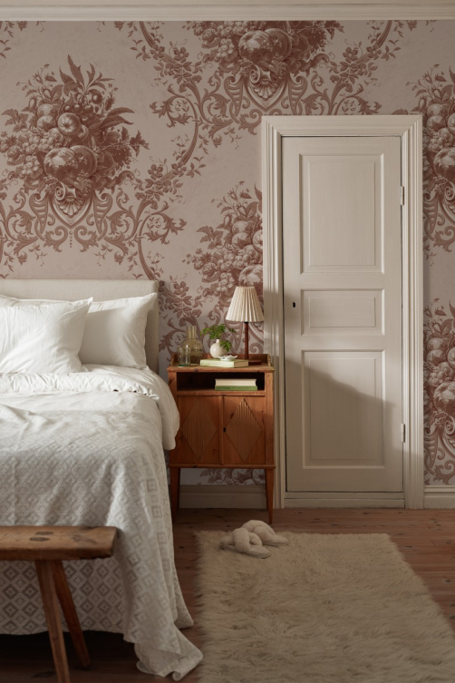 Paradise Medallion, Red